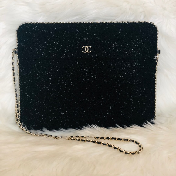 🔥💫Rare Chanel Runway Crossbody💫🔥 - Picture 4 of 8